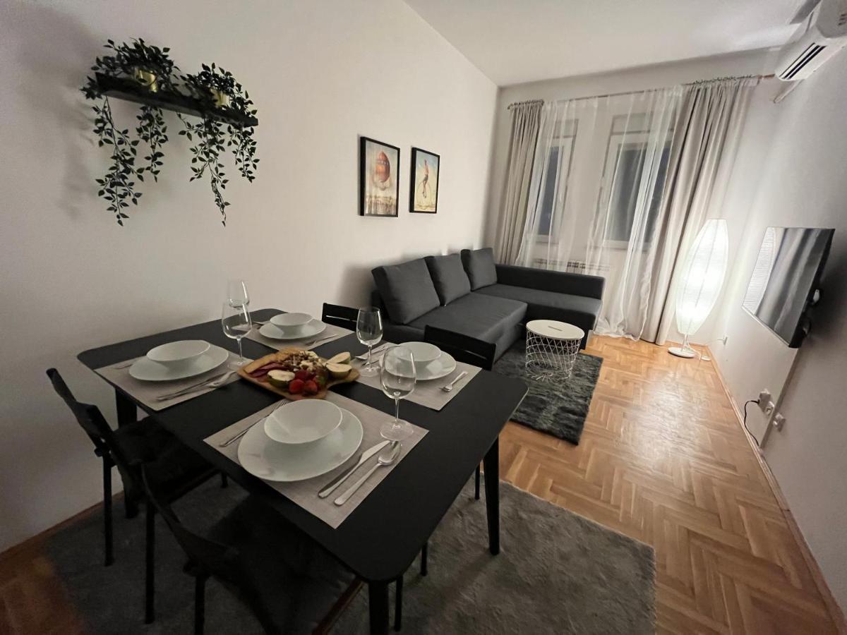 Apartment Ana - City Center เบลเกรด ภายนอก รูปภาพ